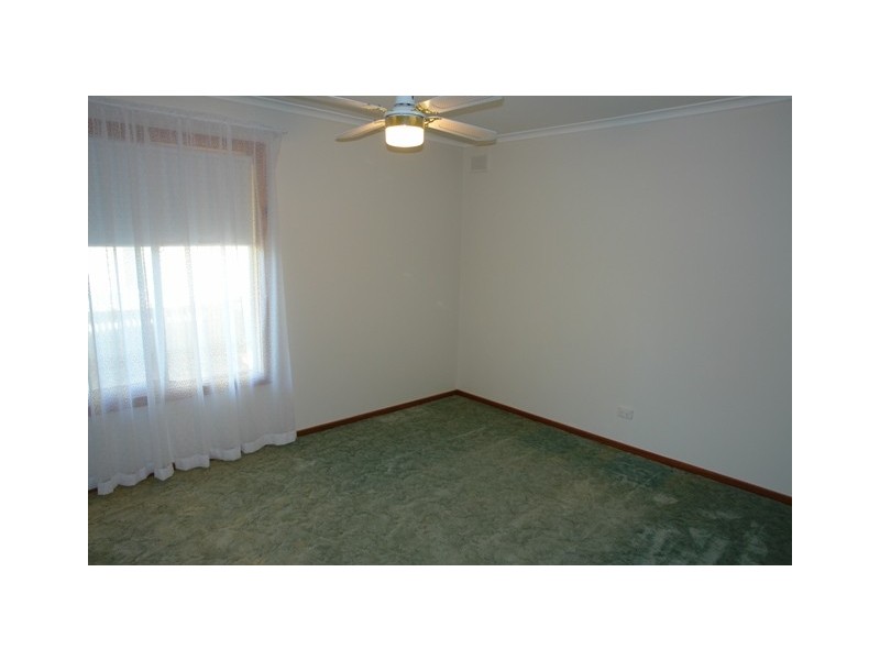 43 Trelawney St, Moonta Bay SA 5558