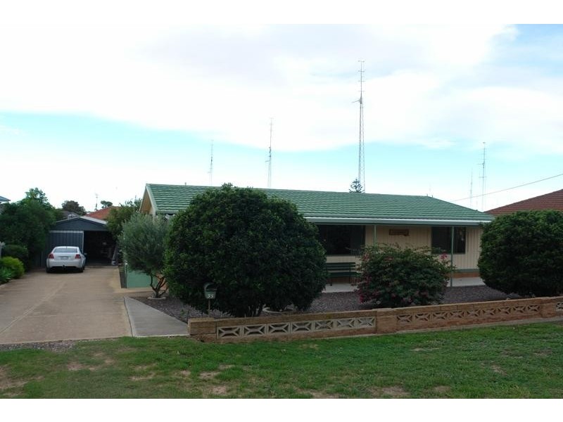 35 Hughes Avenue, Moonta Bay SA 5558