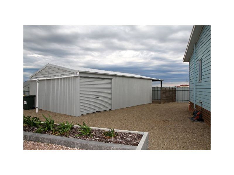 14 Trembath St, Moonta Bay SA 5558