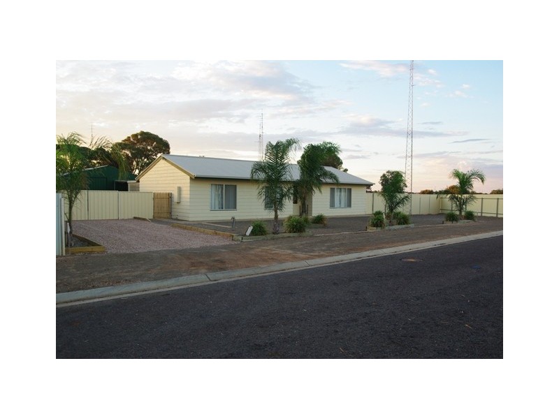 2 Richard St, Wallaroo SA 5556