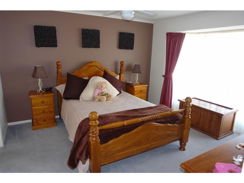 19 Highview  Grove, Moonta Bay SA 5558