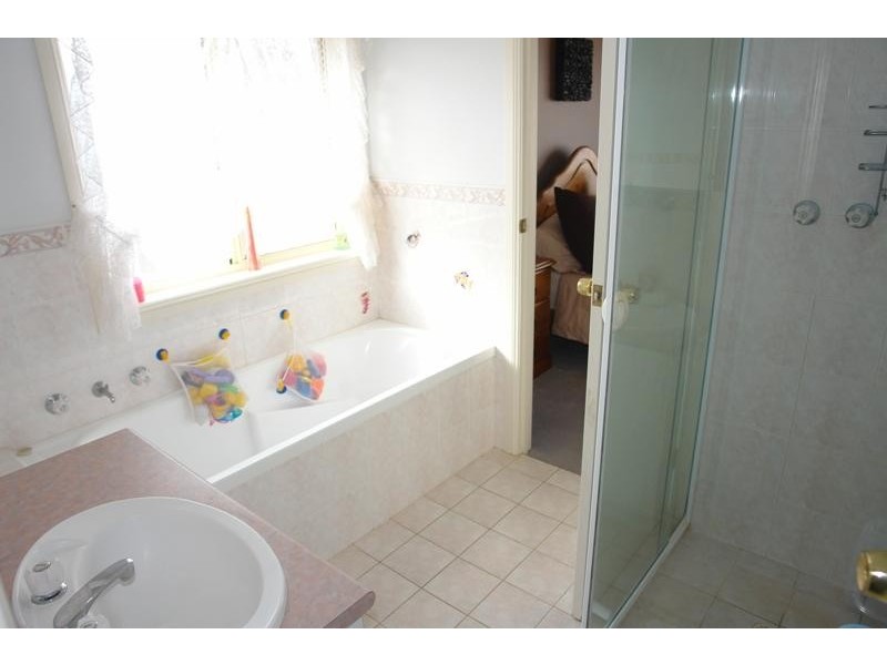 19 Highview  Grove, Moonta Bay SA 5558