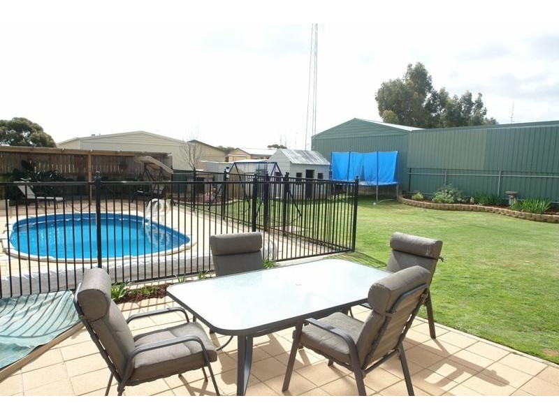 19 Highview  Grove, Moonta Bay SA 5558