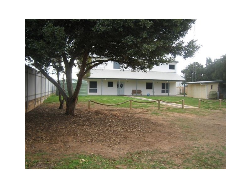 3 Francis Place, Moonta Bay SA 5558