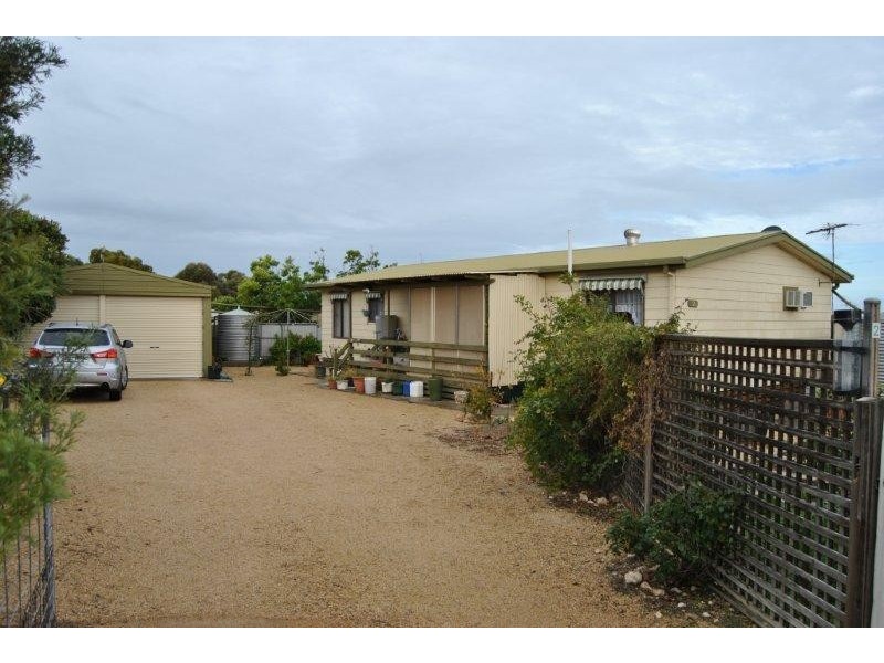 2 Douglas Court, Tiddy Widdy Beach SA 5571