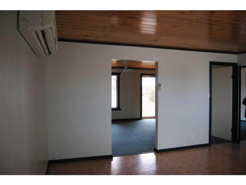 14 Kadina Road, Wallaroo SA 5556