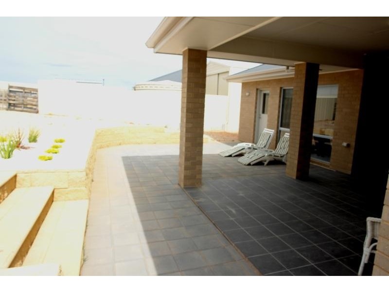 12 Bray Street, Moonta Bay SA 5558