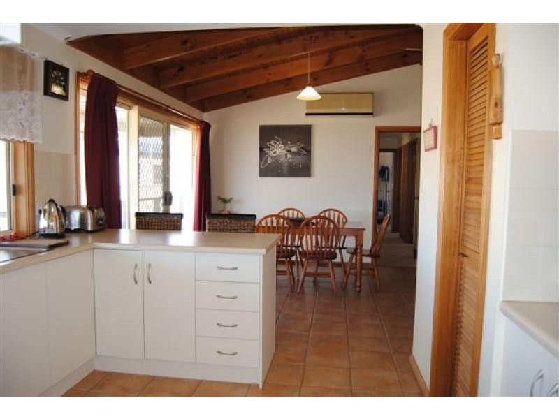 16 Reynolds Street, Moonta Bay SA 5558