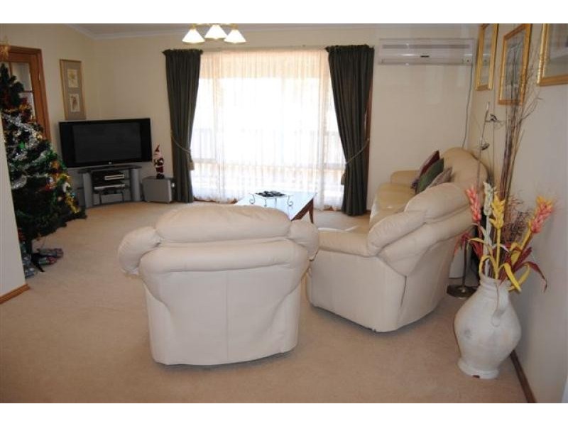 16 Reynolds Street, Moonta Bay SA 5558