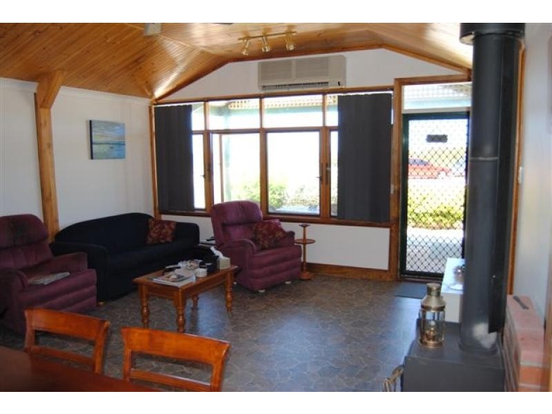 25 The  Parade, Port Clinton SA 5570