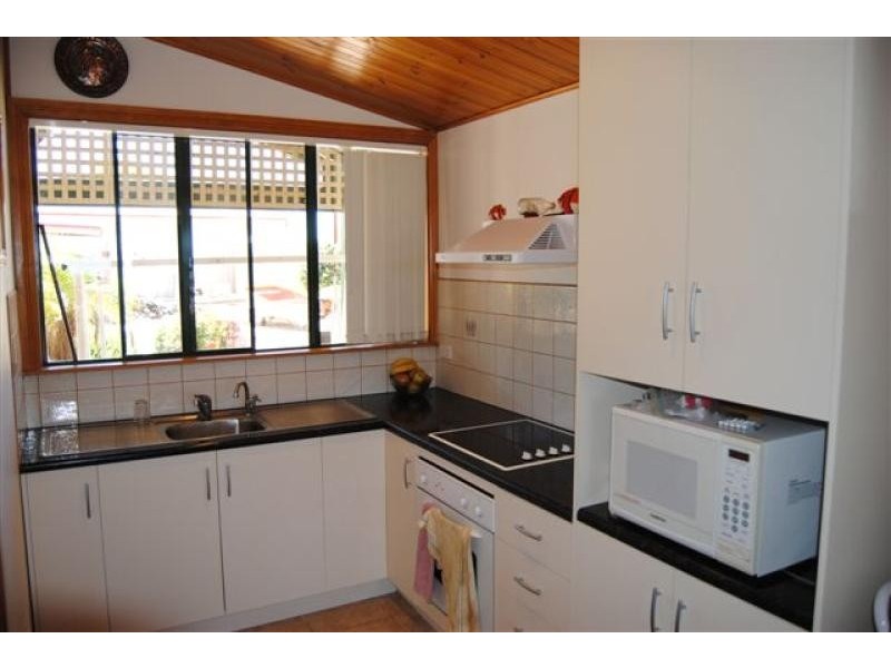 25 The  Parade, Port Clinton SA 5570