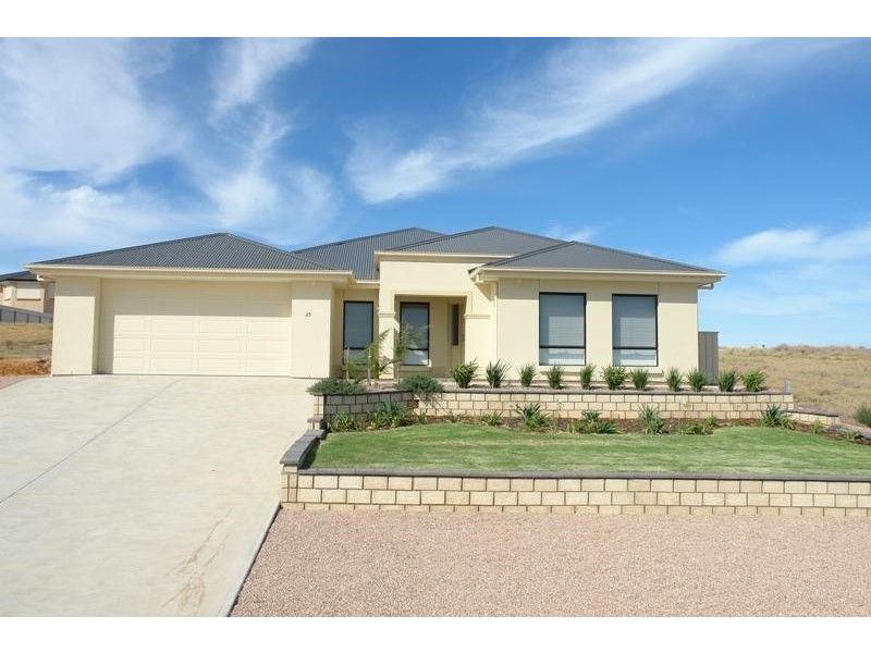 25 Gill Street, Moonta Bay SA 5558