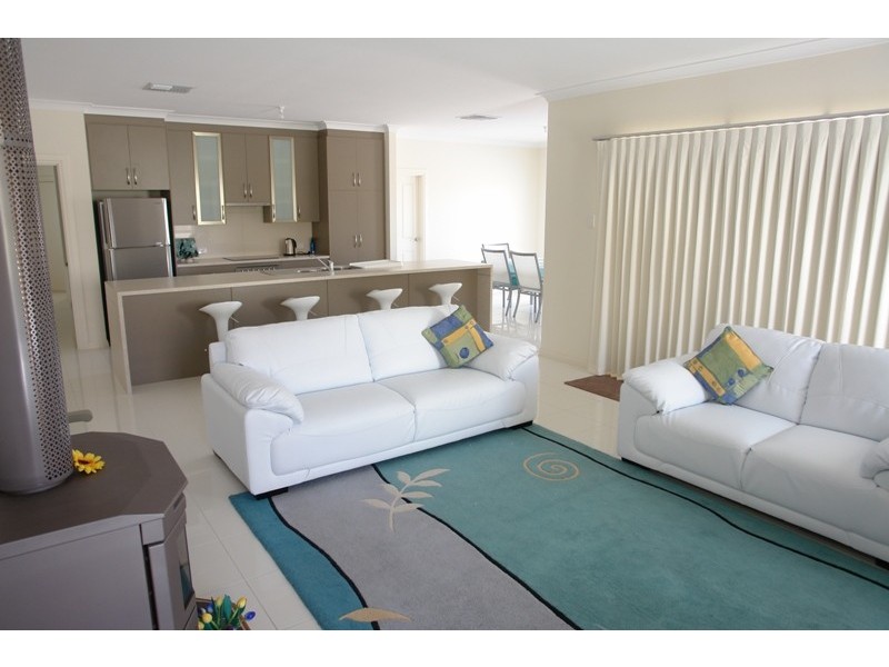 25 Gill Street, Moonta Bay SA 5558