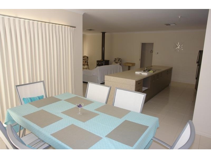 25 Gill Street, Moonta Bay SA 5558