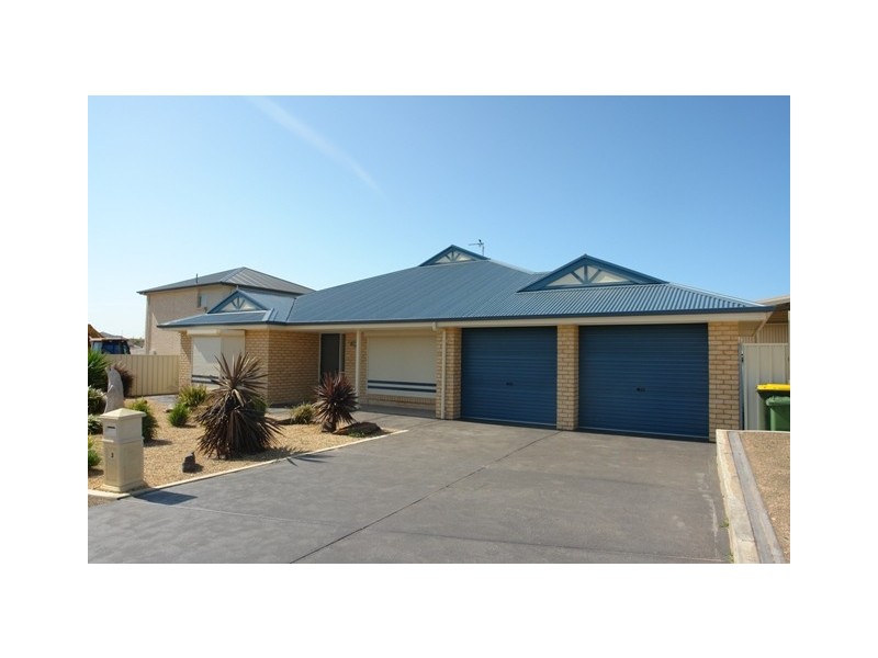 3 Polglase Street, Moonta Bay SA 5558