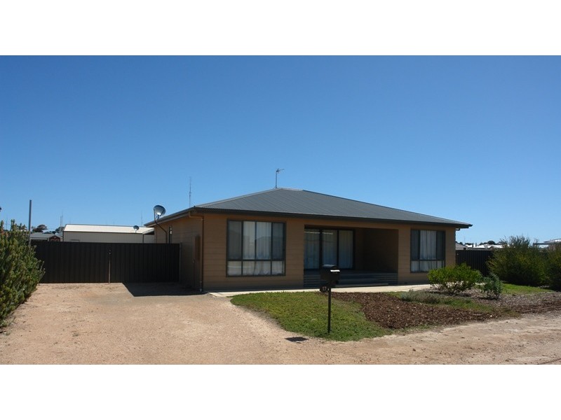 17 Andrew Street, Moonta Bay SA 5558