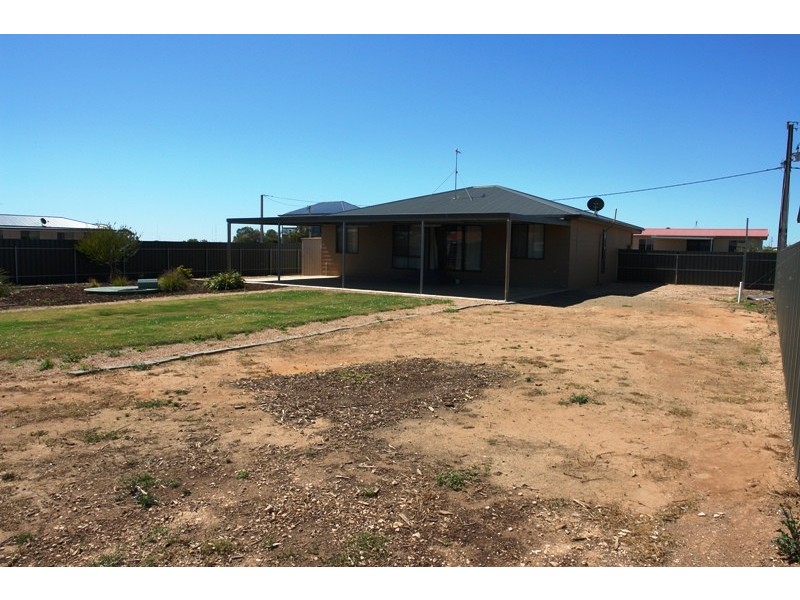 17 Andrew Street, Moonta Bay SA 5558