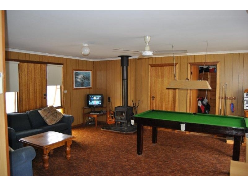 22 Ti Tree Road, The Pines SA 5575