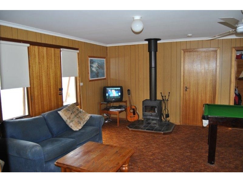 22 Ti Tree Road, The Pines SA 5575