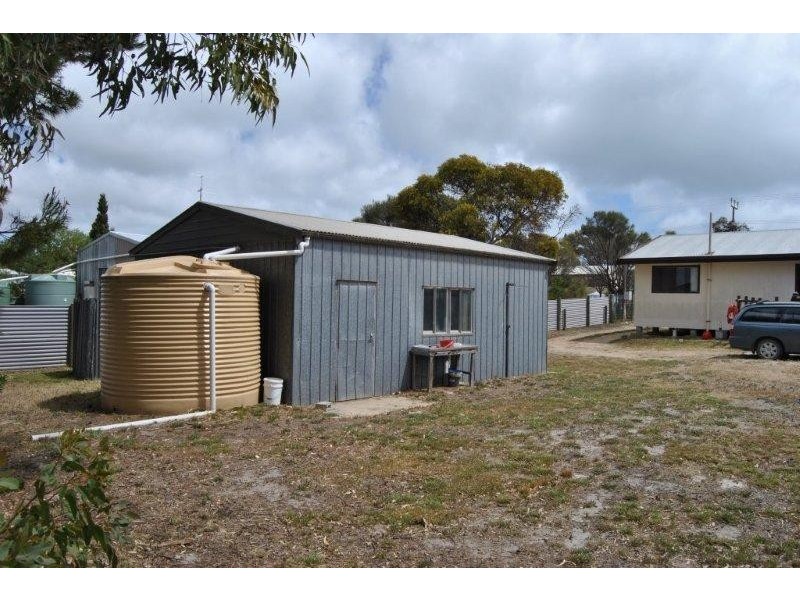 22 Ti Tree Road, The Pines SA 5575