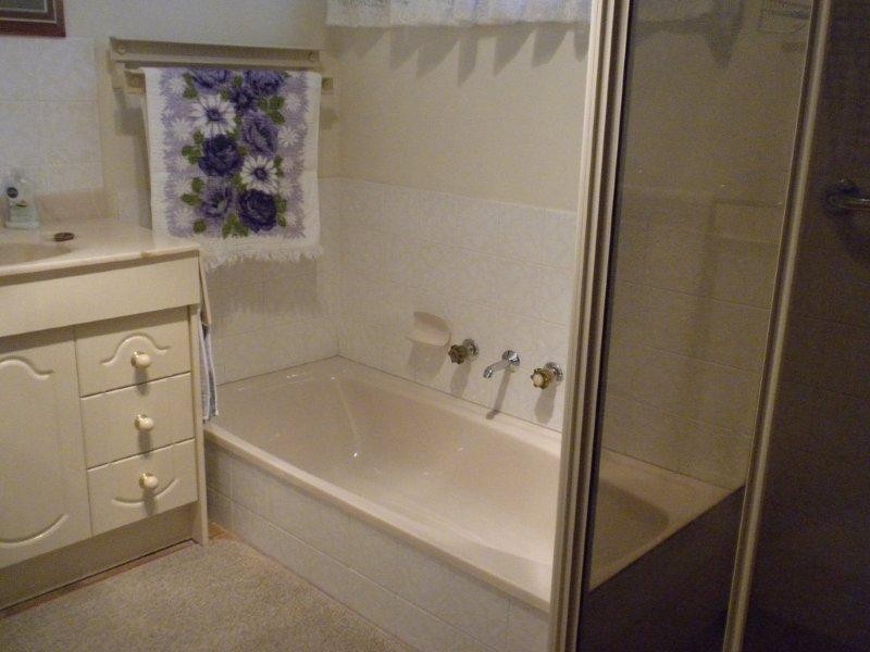 8 Duffield Road, Port Broughton SA 5522