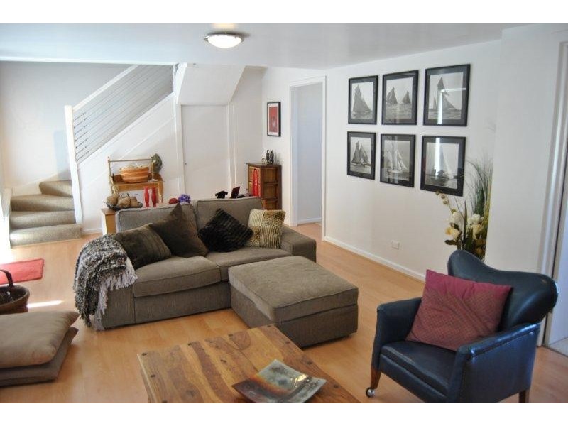 10 Lucy Street, Moonta Bay SA 5558