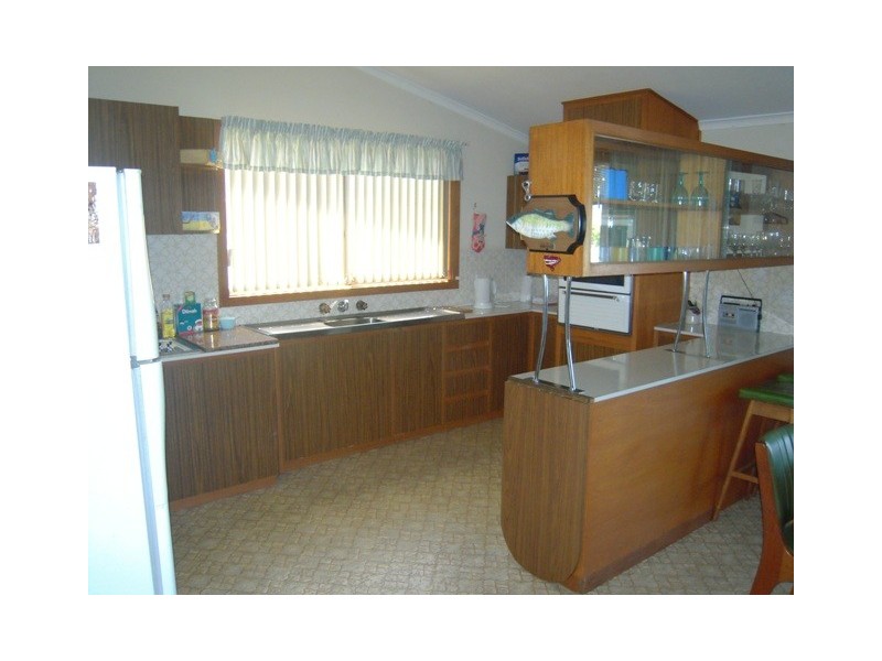 35 Hughes Avenue, Moonta Bay SA 5558