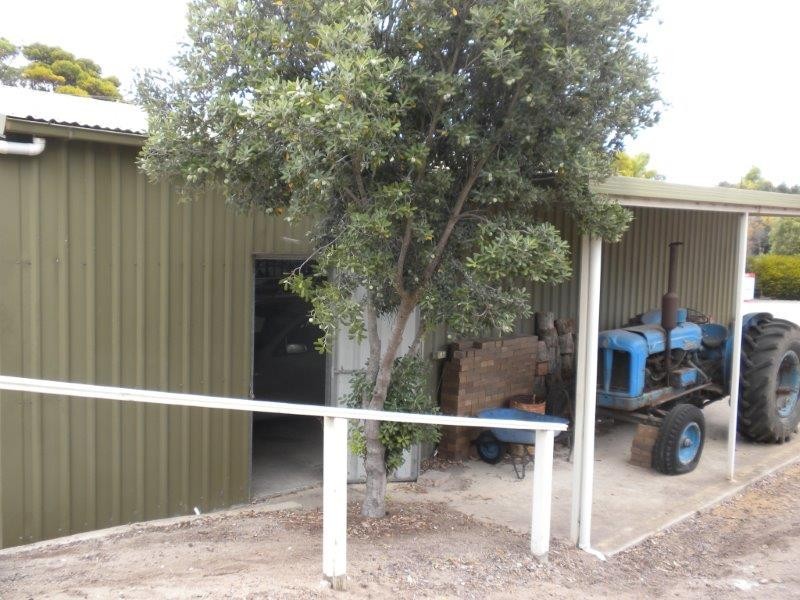 6 Pinwattle Place, The Pines SA 5575