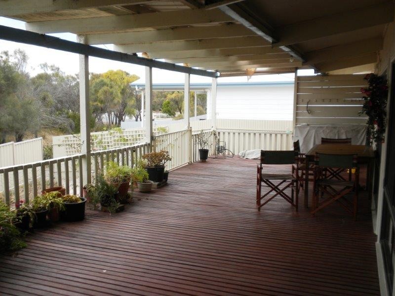 6 Pinwattle Place, The Pines SA 5575