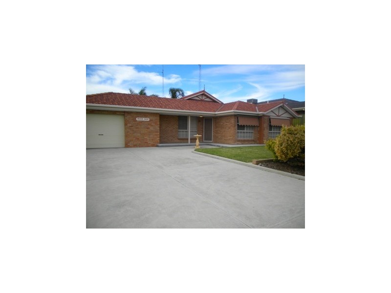 4 Highview Grove, Moonta Bay SA 5558