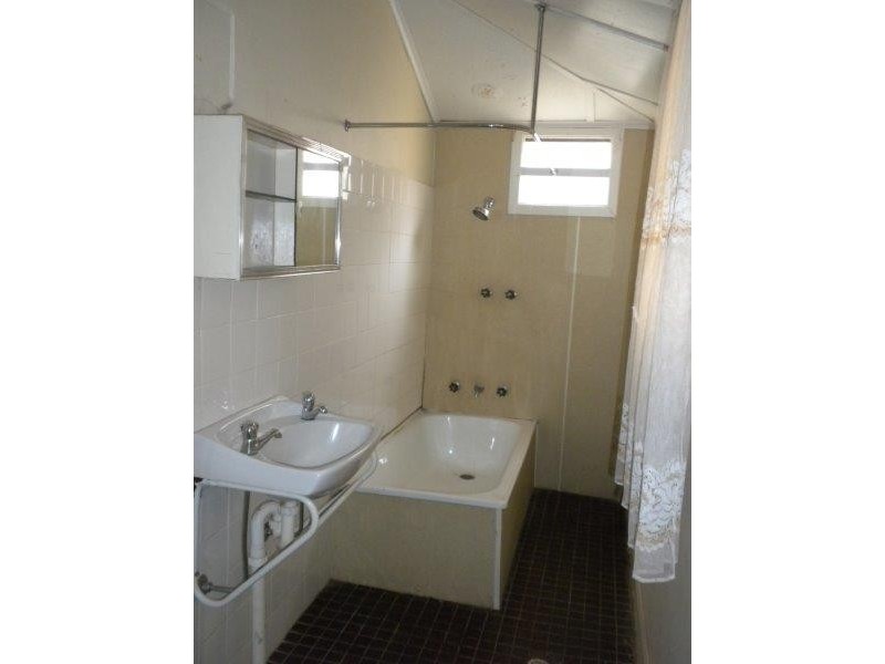 31 Caroline Street, Moonta SA 5558