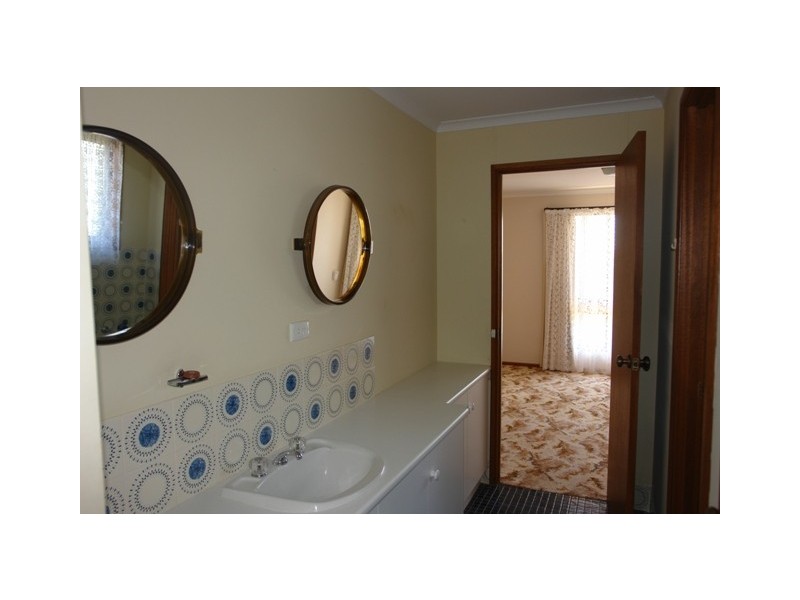 6 Olive Place, Moonta Bay SA 5558