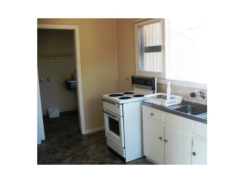 4 bowden, Moonta Bay SA 5558