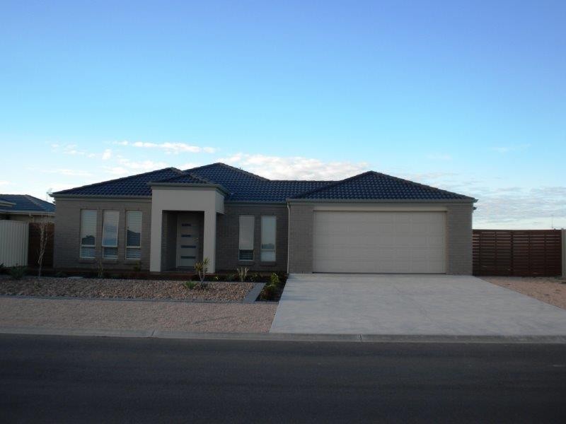 14 Keen Street, Moonta Bay SA 5558