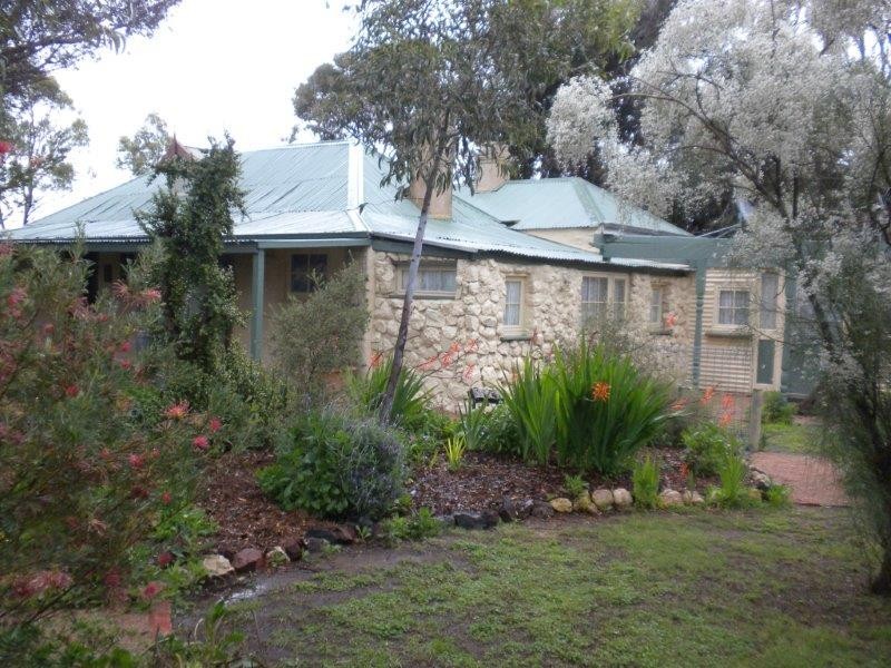 7 Deeble Street, Moonta Mines SA 5558