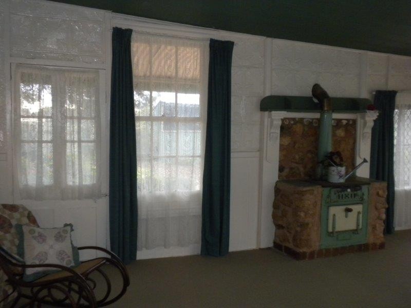 7 Deeble Street, Moonta Mines SA 5558