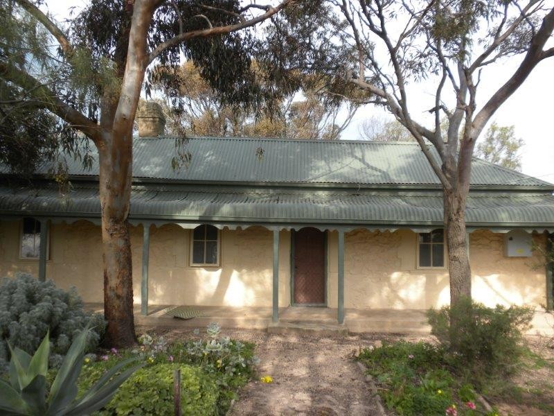 7 Deeble Street, Moonta Mines SA 5558