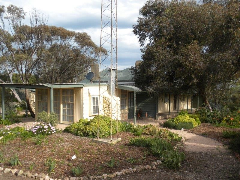 7 Deeble Street, Moonta Mines SA 5558