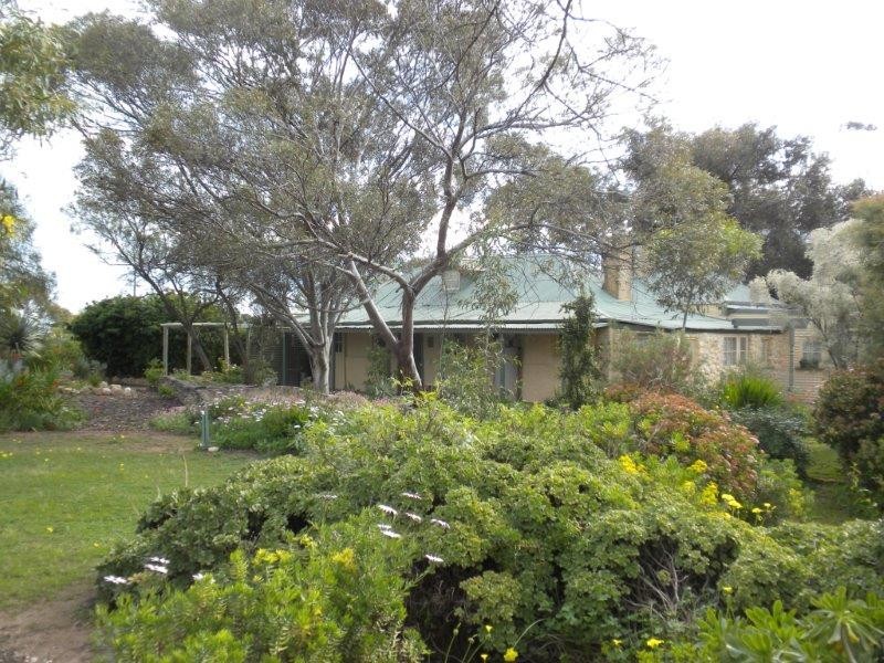 7 Deeble Street, Moonta Mines SA 5558