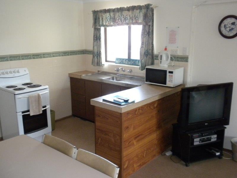 10 Percy Street, Moonta Bay SA 5558