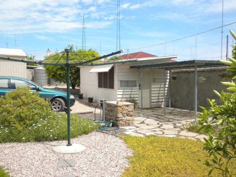 89 George Street, Moonta SA 5558