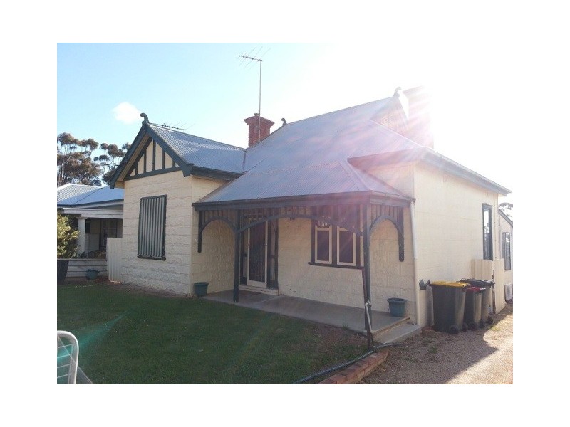 8 Caroline street, Maitland SA 5573