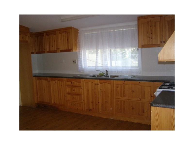 8 Caroline street, Maitland SA 5573