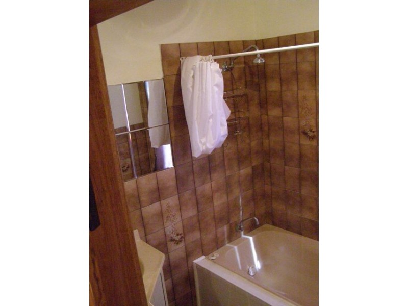 8 Caroline street, Maitland SA 5573