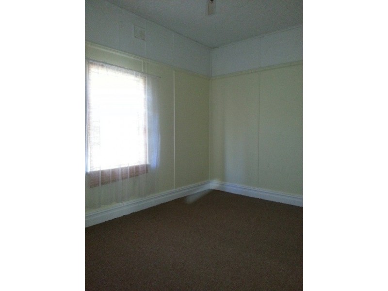 8 Caroline street, Maitland SA 5573