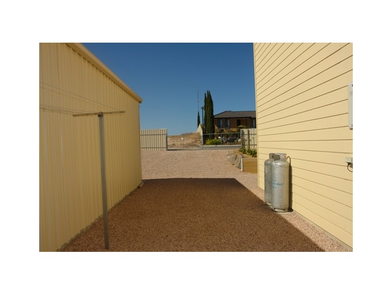 6 Hosking Place, Moonta Bay SA 5558