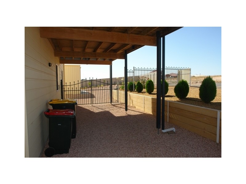 6 Hosking Place, Moonta Bay SA 5558