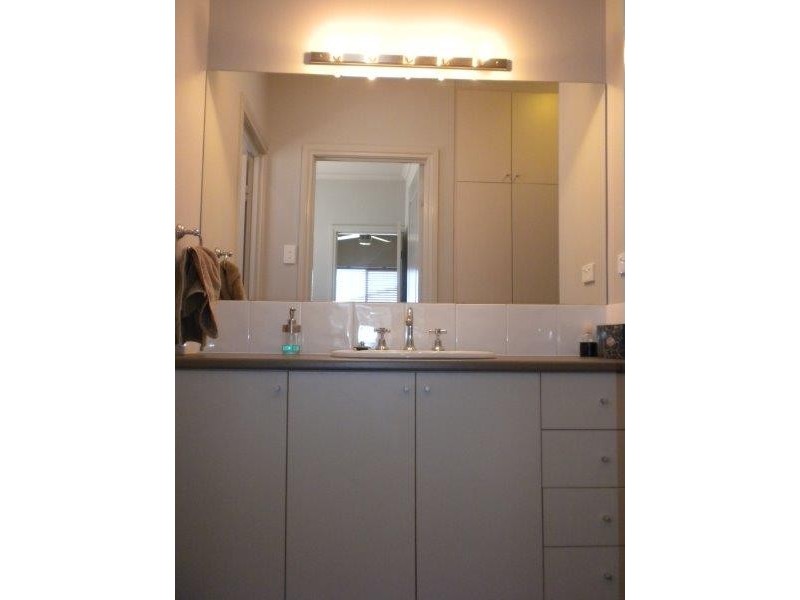 15 Brokenshire Street, Moonta Bay SA 5558