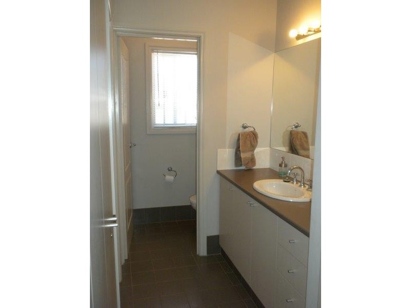 15 Brokenshire Street, Moonta Bay SA 5558