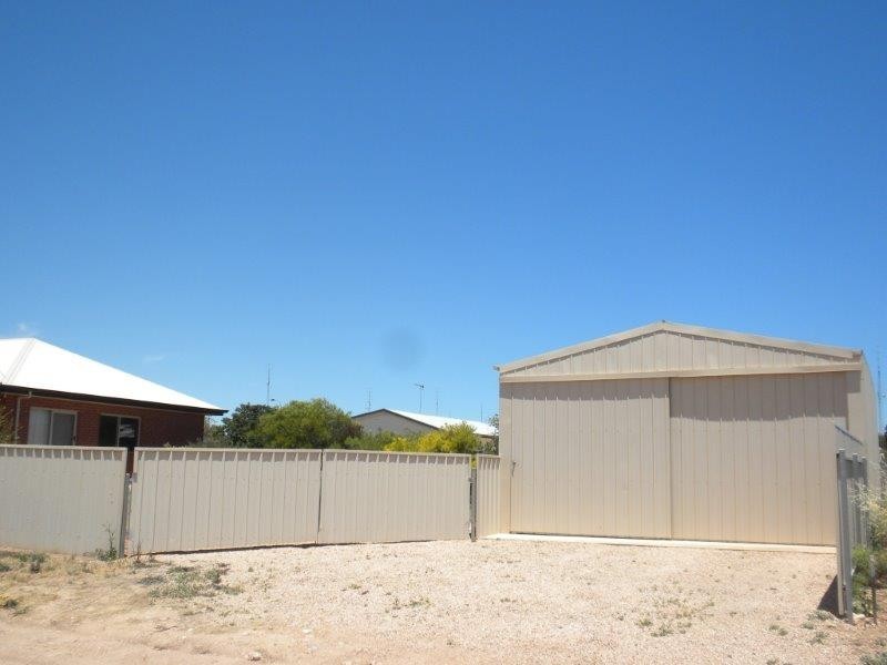 15 Brokenshire Street, Moonta Bay SA 5558